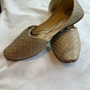 Men’s Indian Mojdis